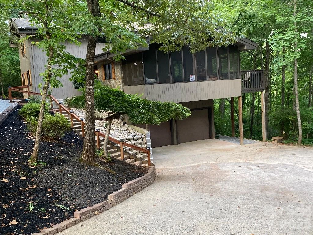394 Jonathan Lane - Photo 4