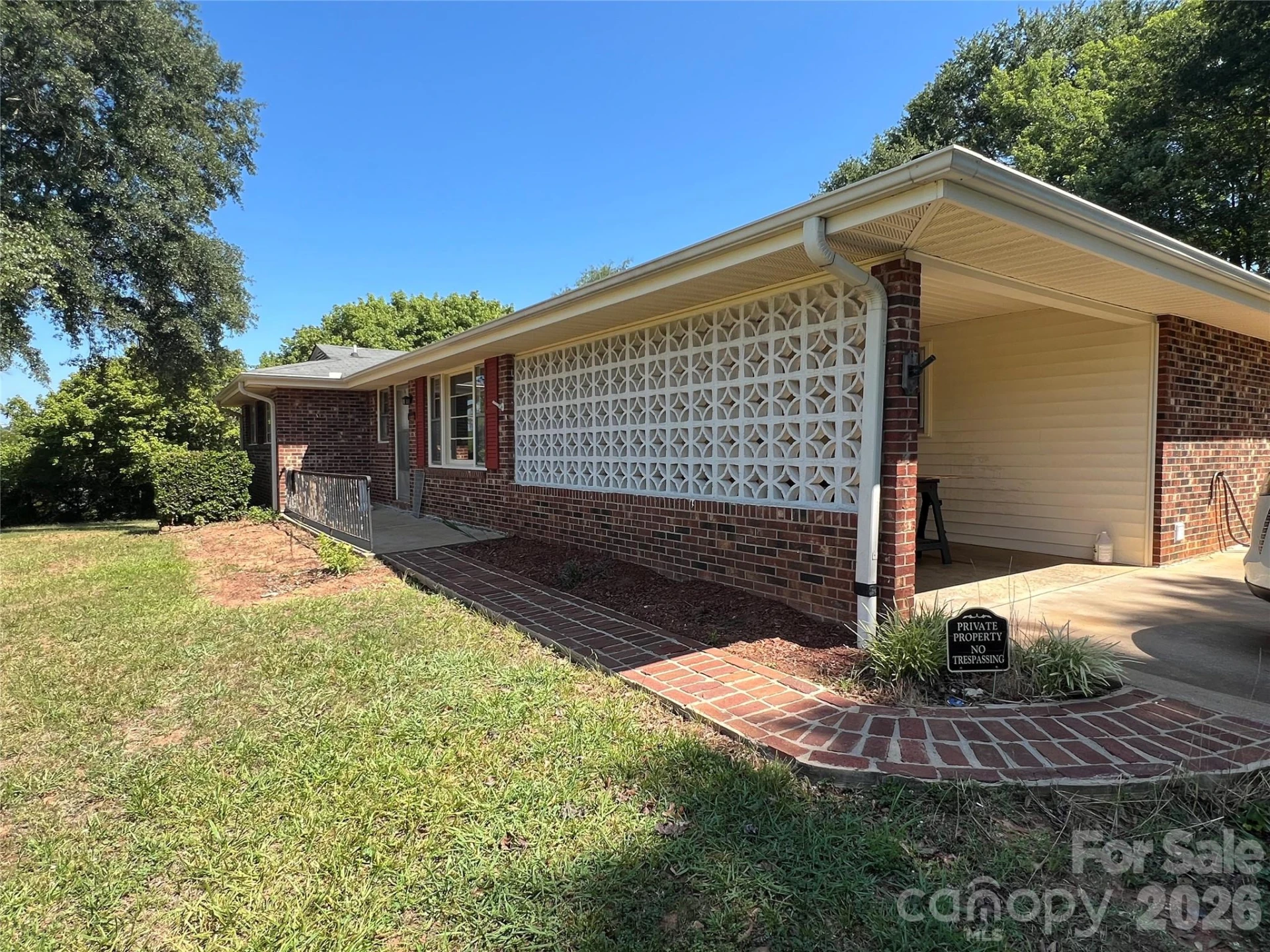 649 Pine Street - Photo 2