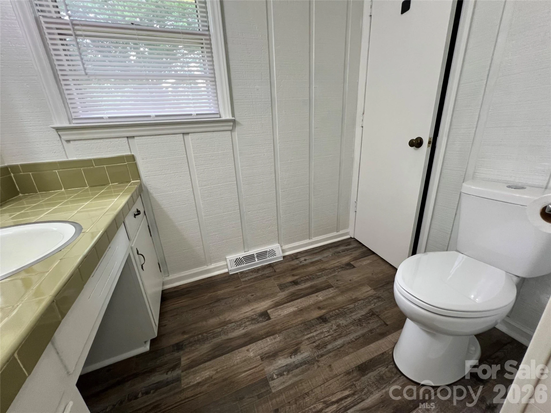 649 Pine Street - Photo 17