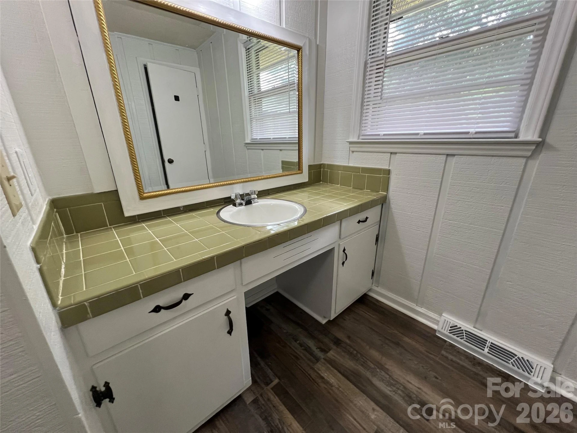 649 Pine Street - Photo 18