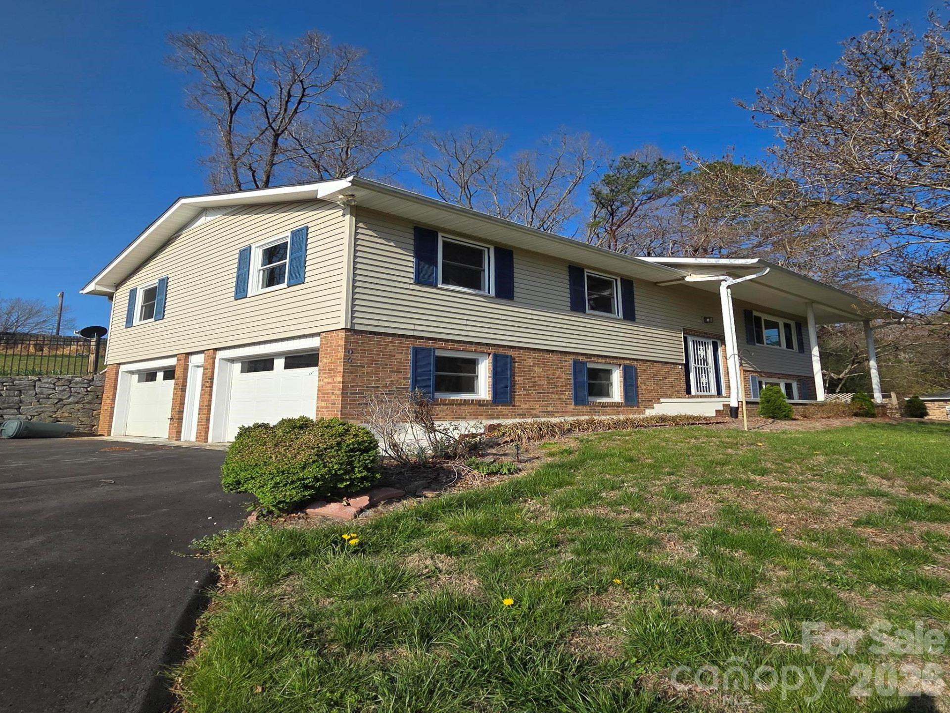 106 Shelly Drive - Photo 2