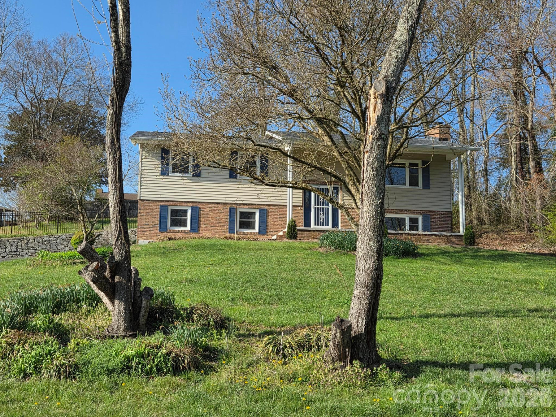 106 Shelly Drive - Photo 3