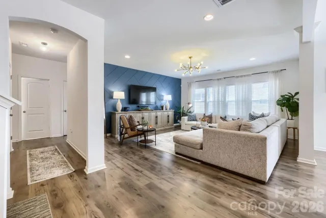 7004 Duncan Acres Drive