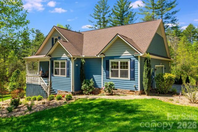 323 Daylily Drive, Hendersonville, NC