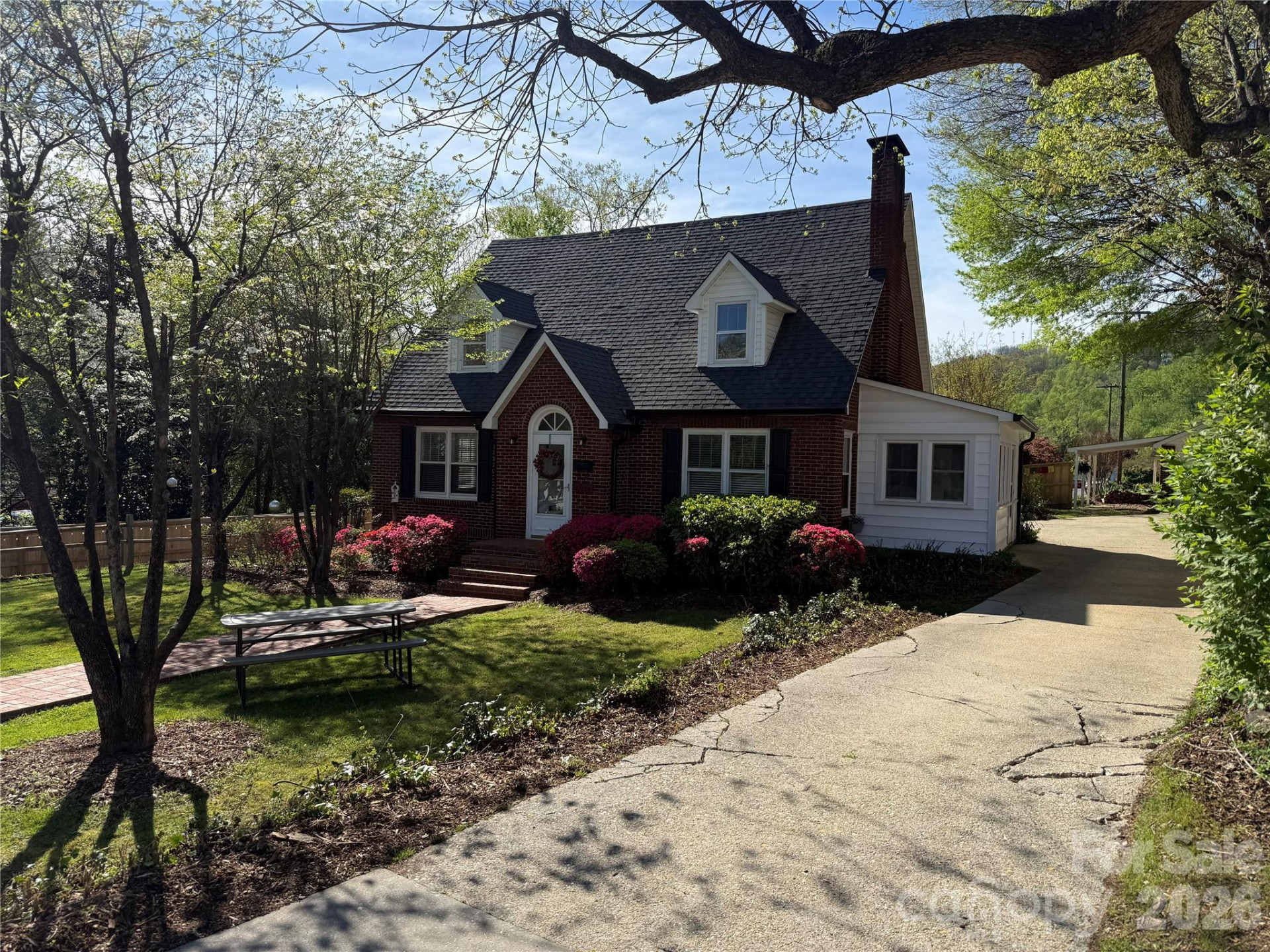 110 Lincoln Avenue - Photo 3