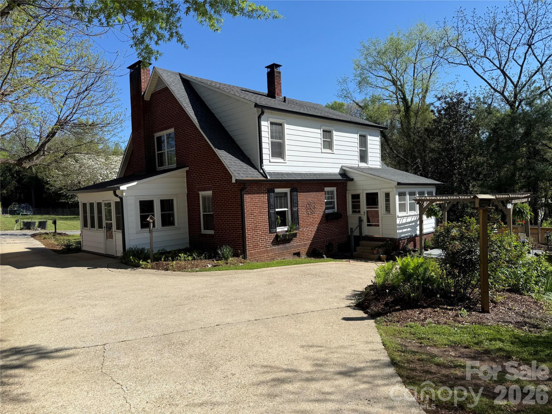 110 Lincoln Avenue - Photo 4