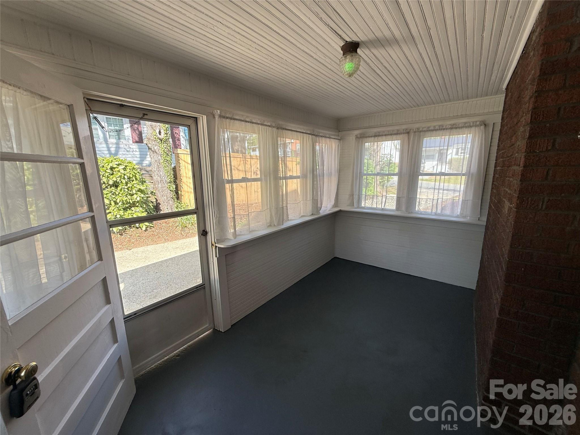 110 Lincoln Avenue - Photo 32