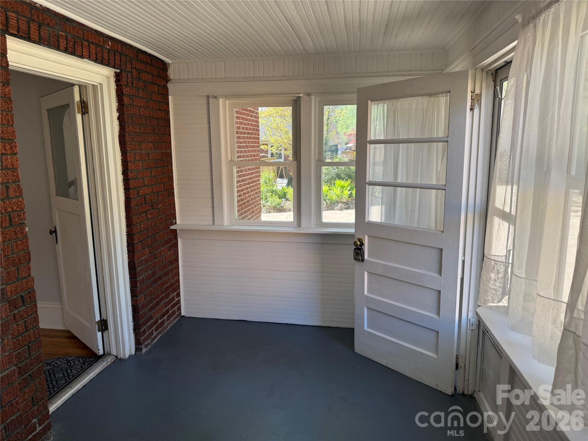 110 Lincoln Avenue - Photo 33