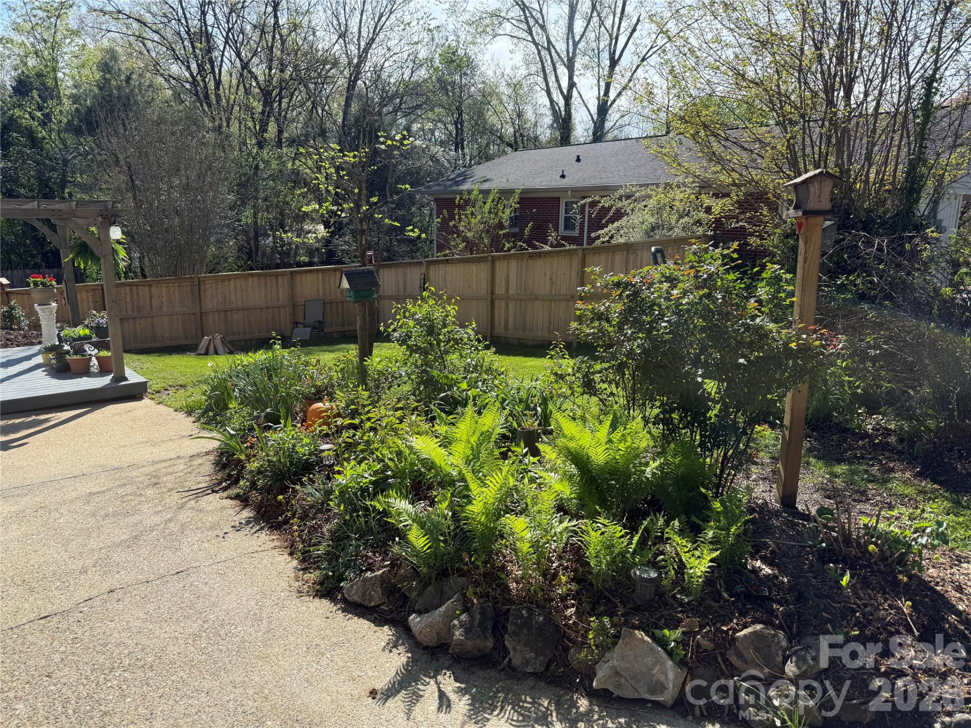 110 Lincoln Avenue - Photo 8