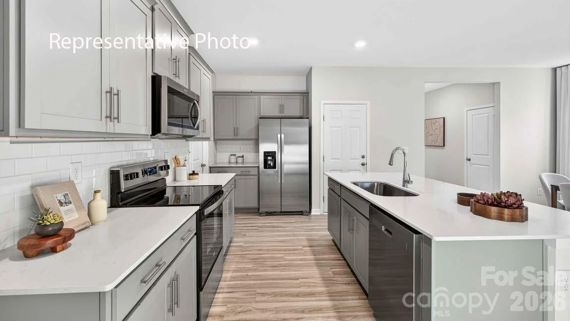 545 Blackpool Court - Photo 3