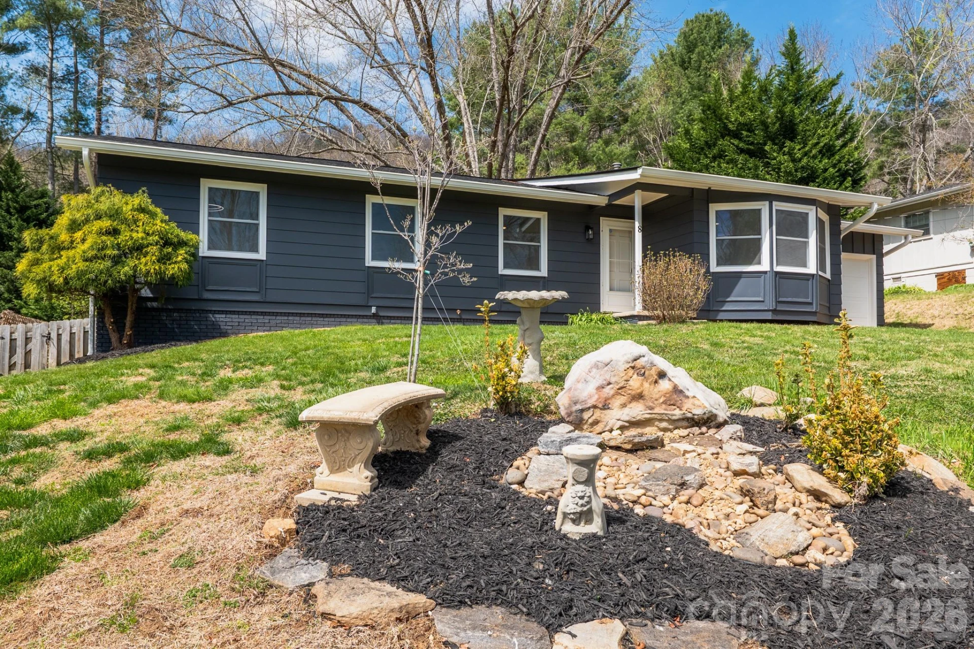 8 Hillview Road