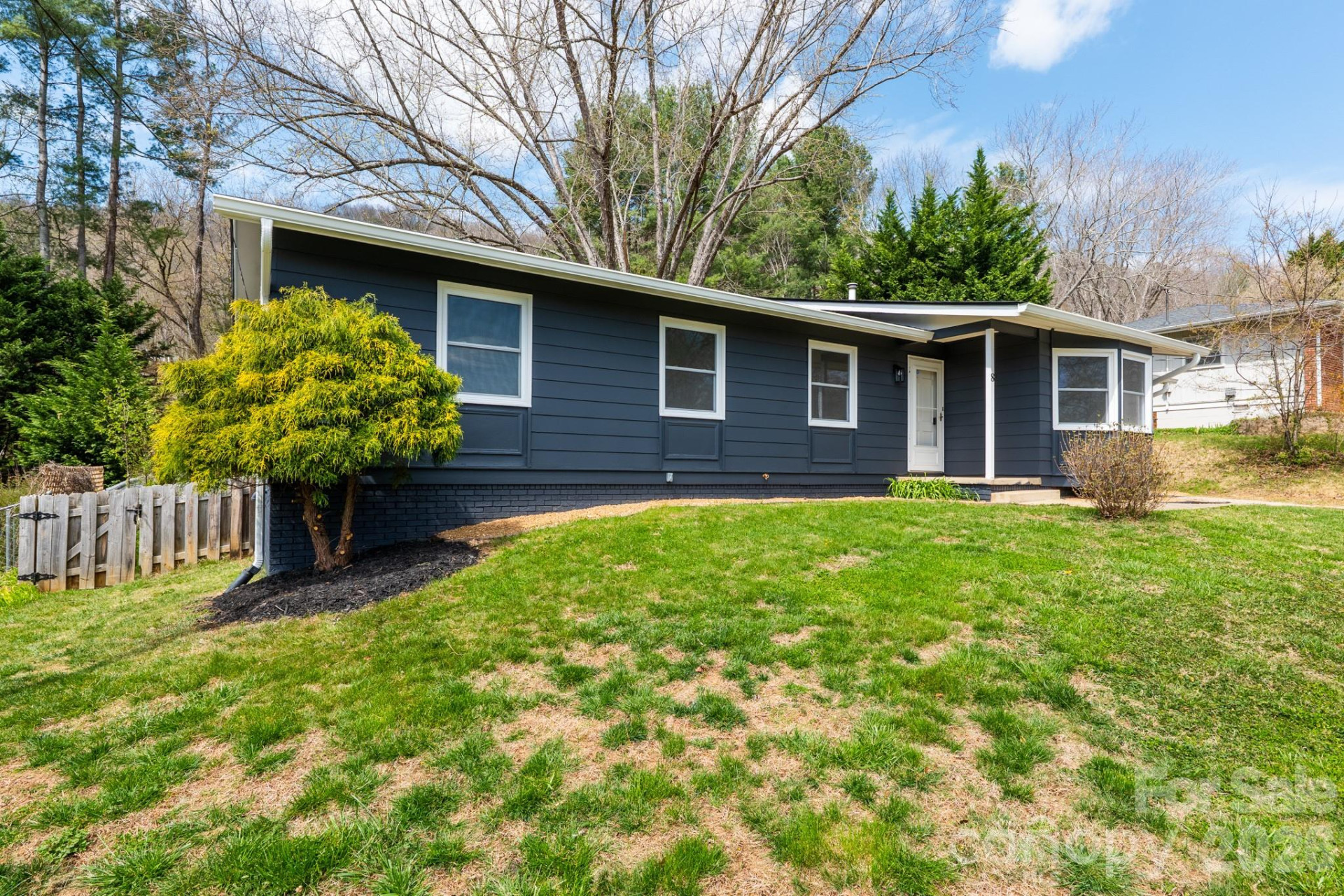 8 Hillview Road - Photo 2