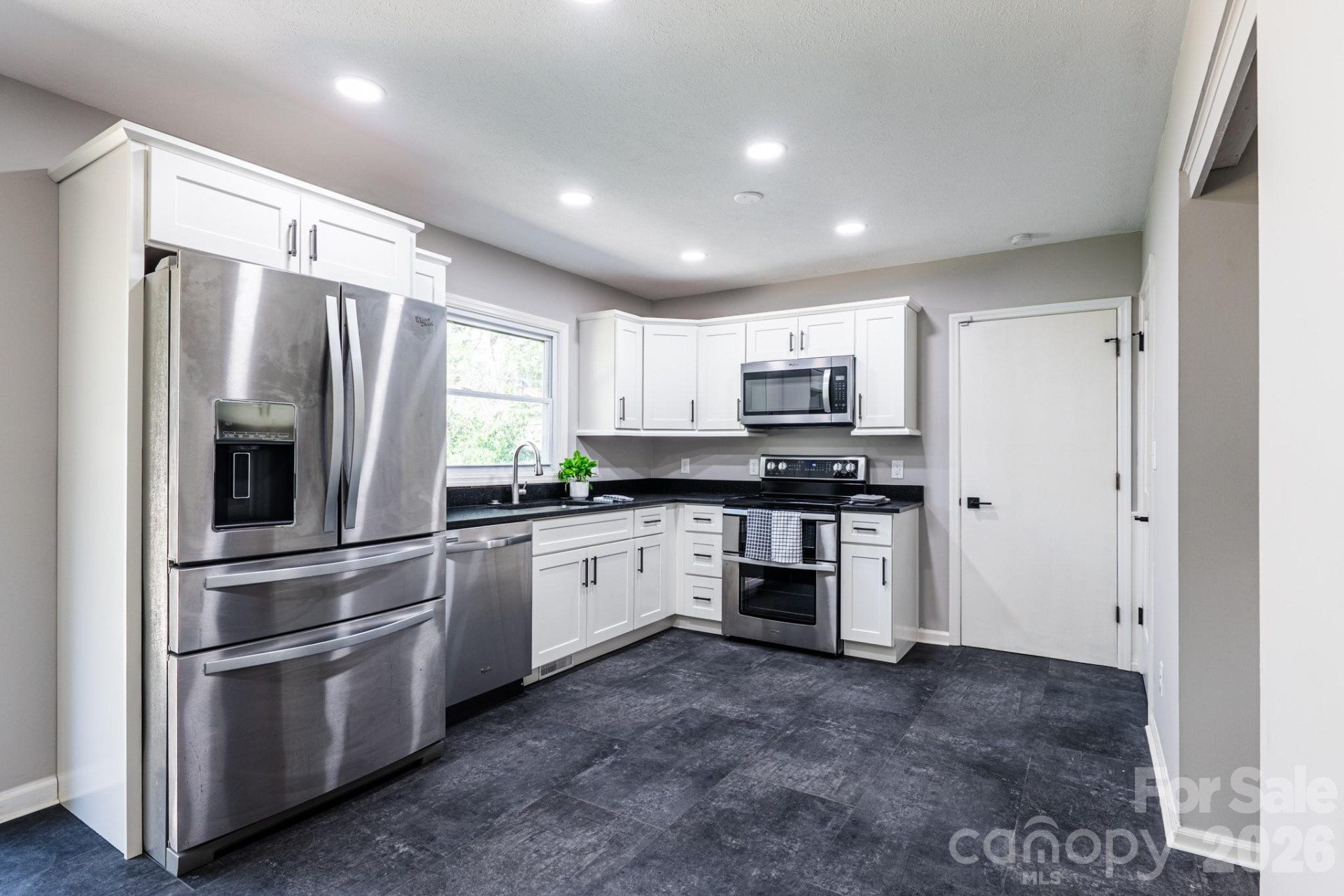 8 Hillview Road - Photo 16