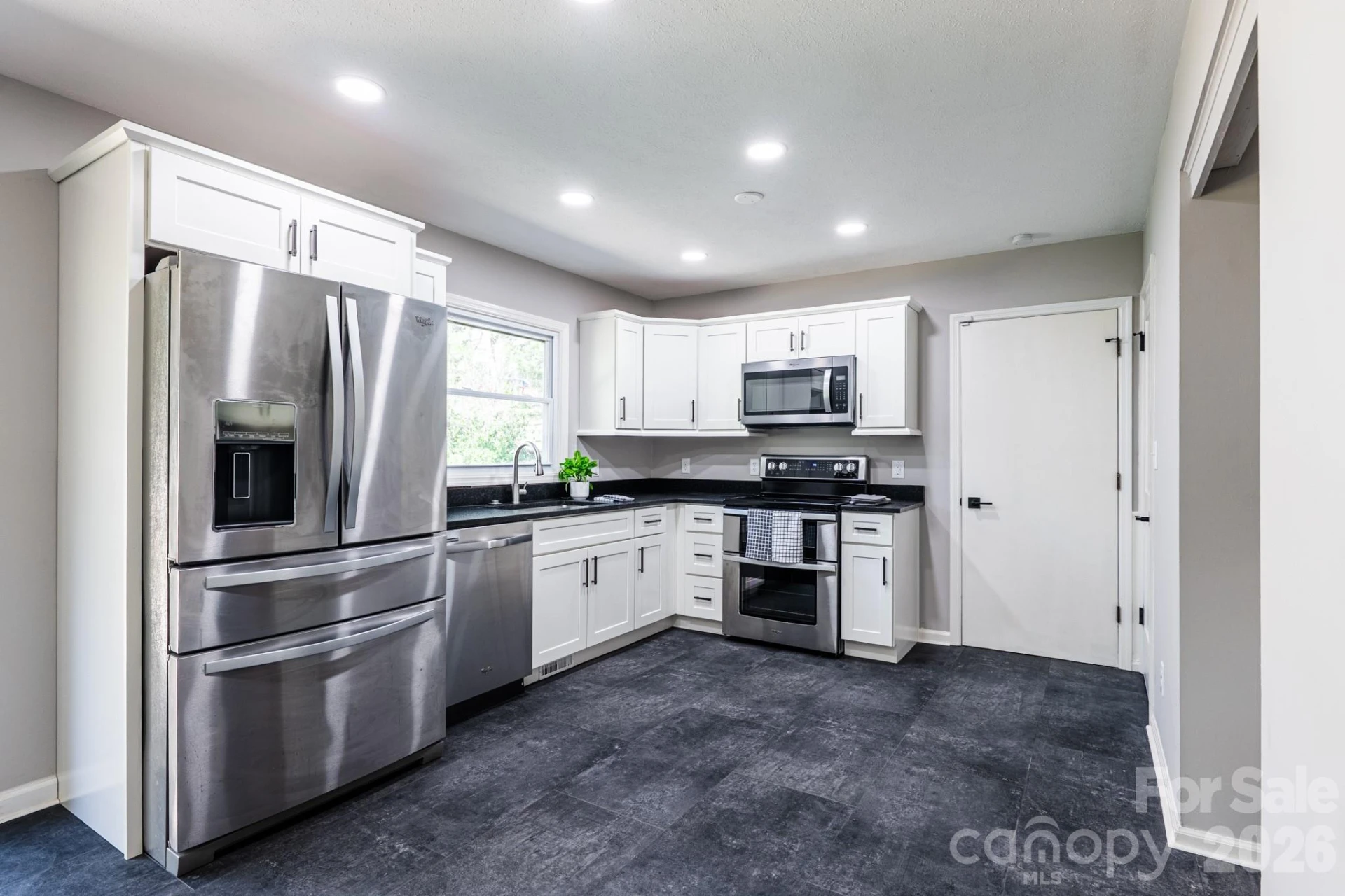8 Hillview Road - Photo 16