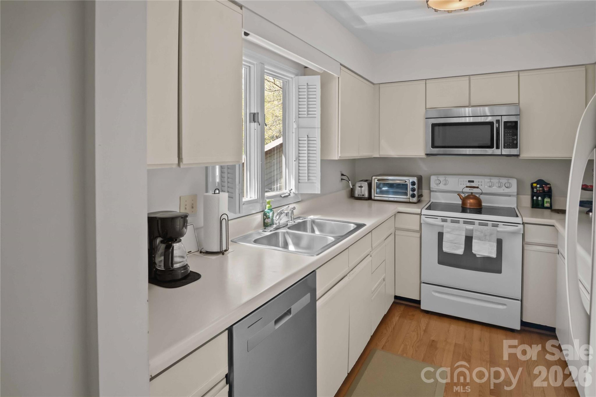 335 Melrose Avenue #103 - Photo 27