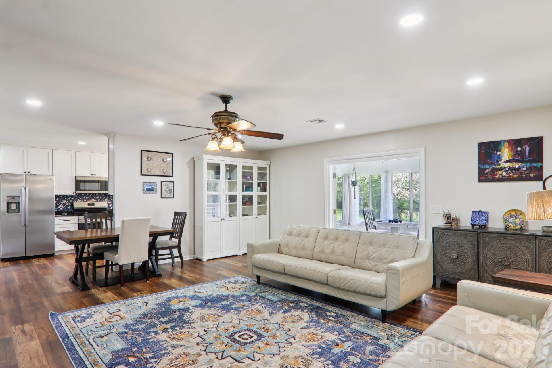 221 Huntley Street - Photo 13