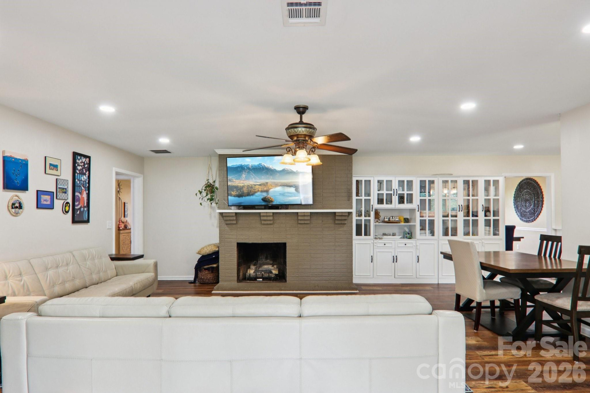 221 Huntley Street - Photo 16