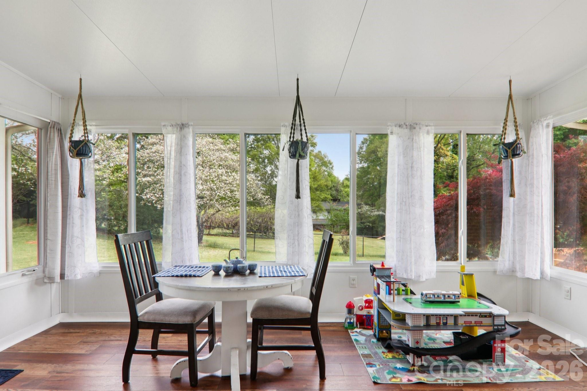 221 Huntley Street - Photo 19