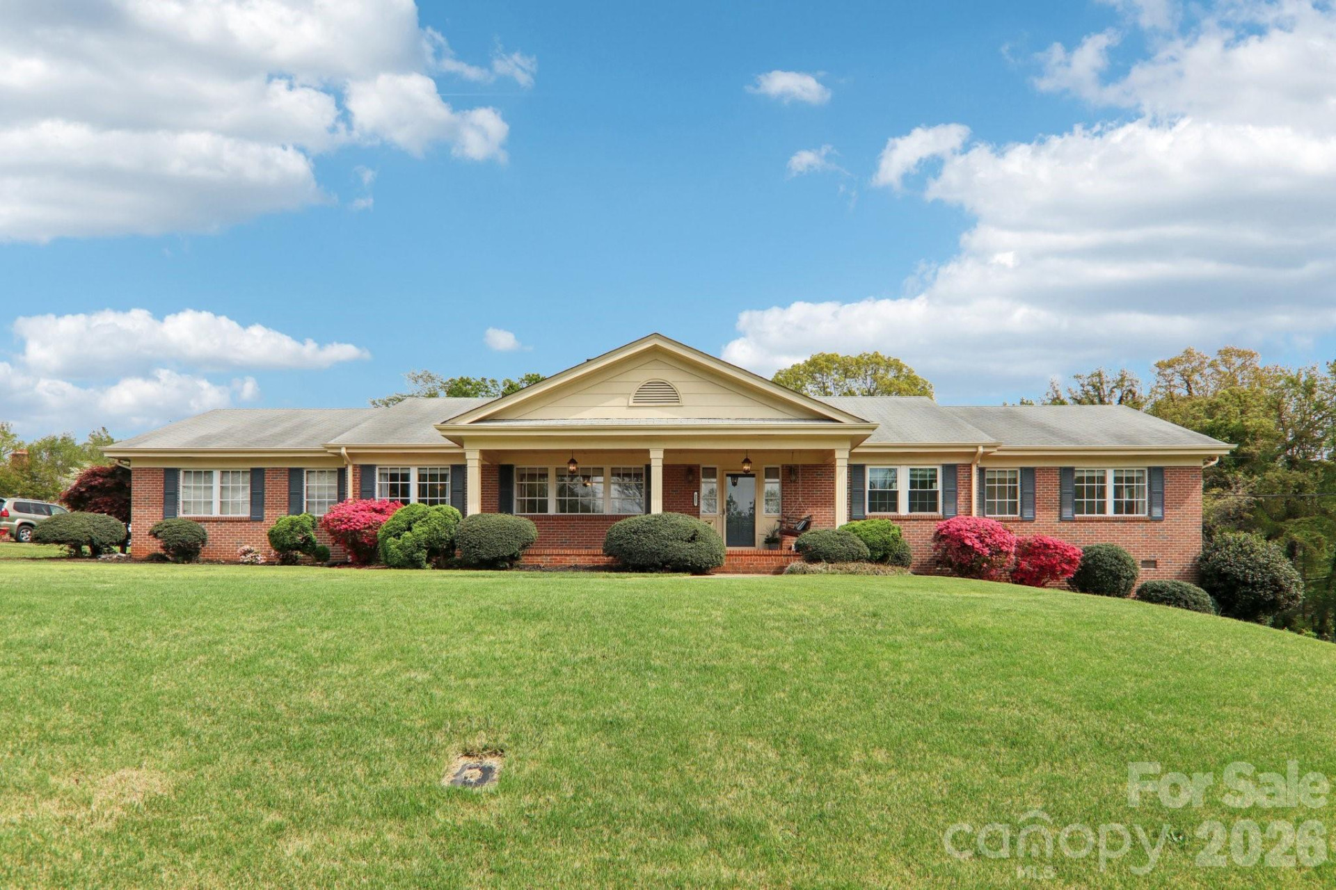 221 Huntley Street - Photo 3