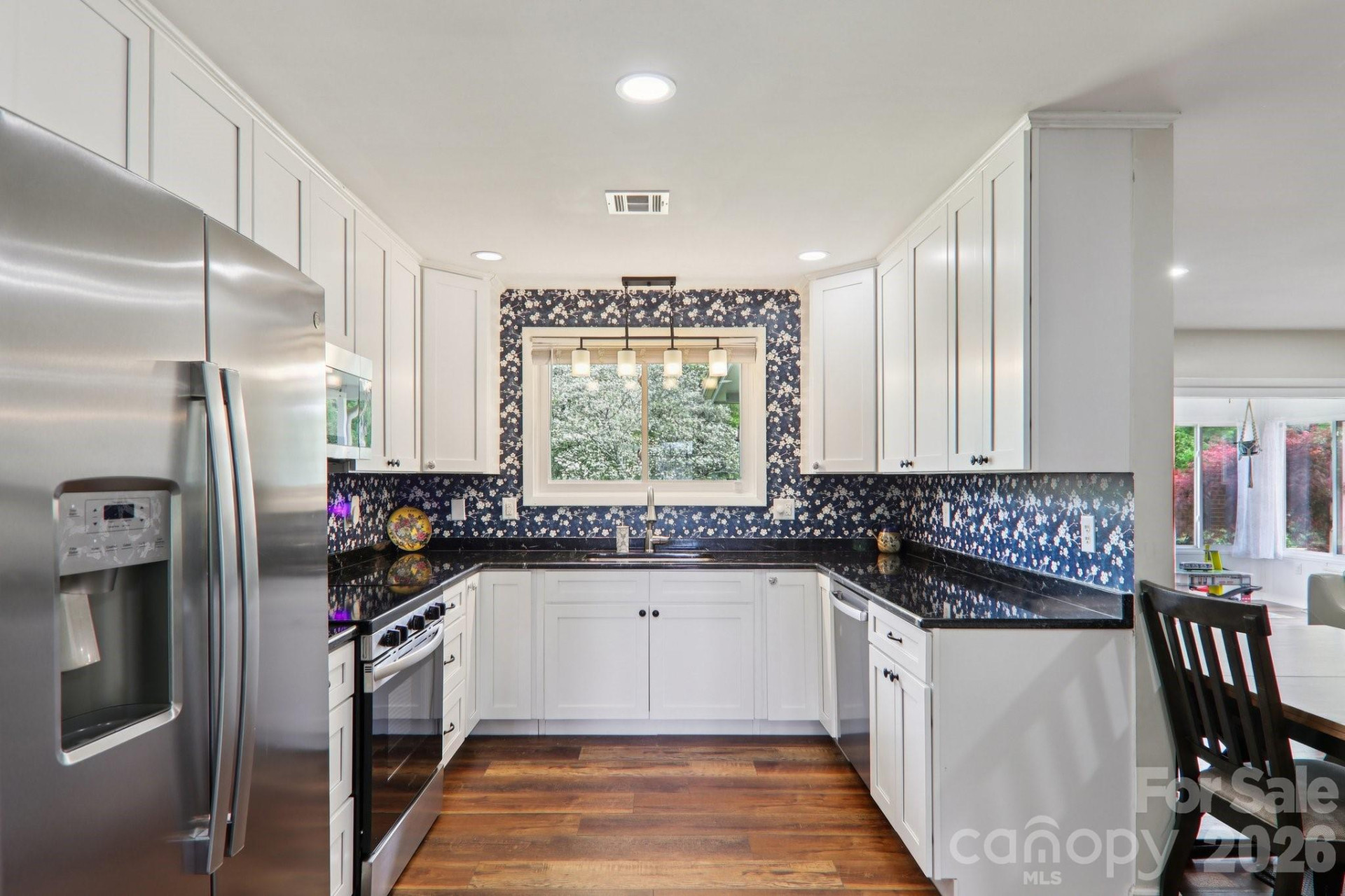 221 Huntley Street - Photo 22