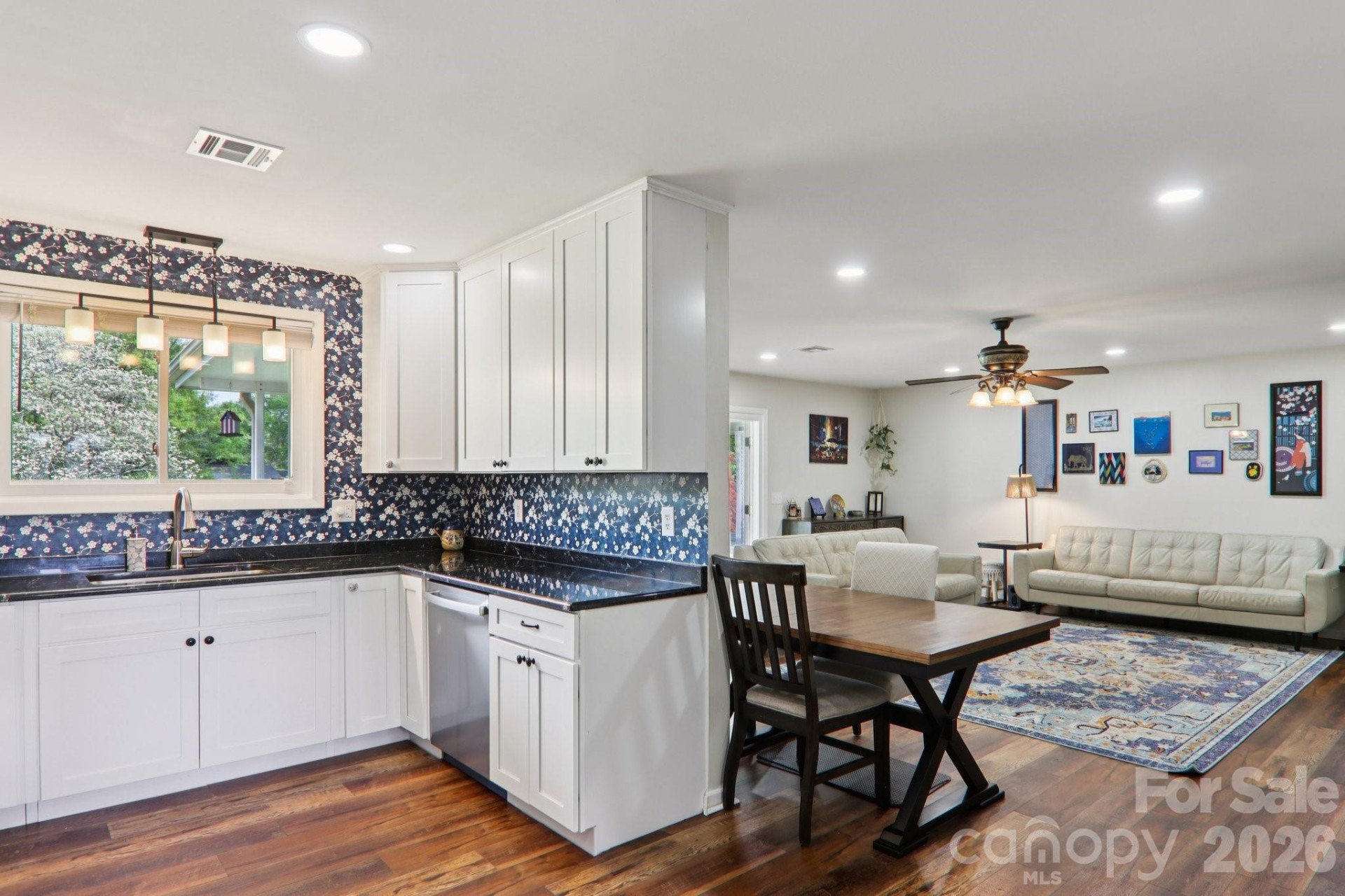 221 Huntley Street - Photo 23