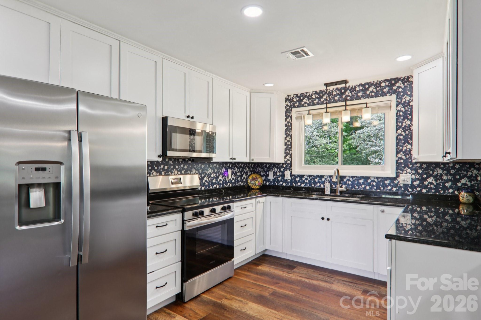 221 Huntley Street - Photo 24