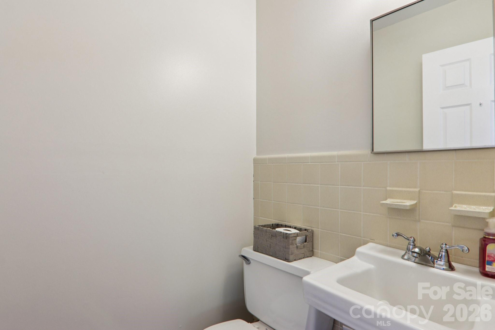 221 Huntley Street - Photo 37