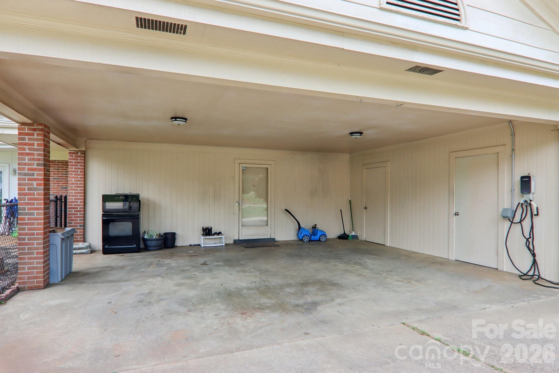 221 Huntley Street - Photo 42