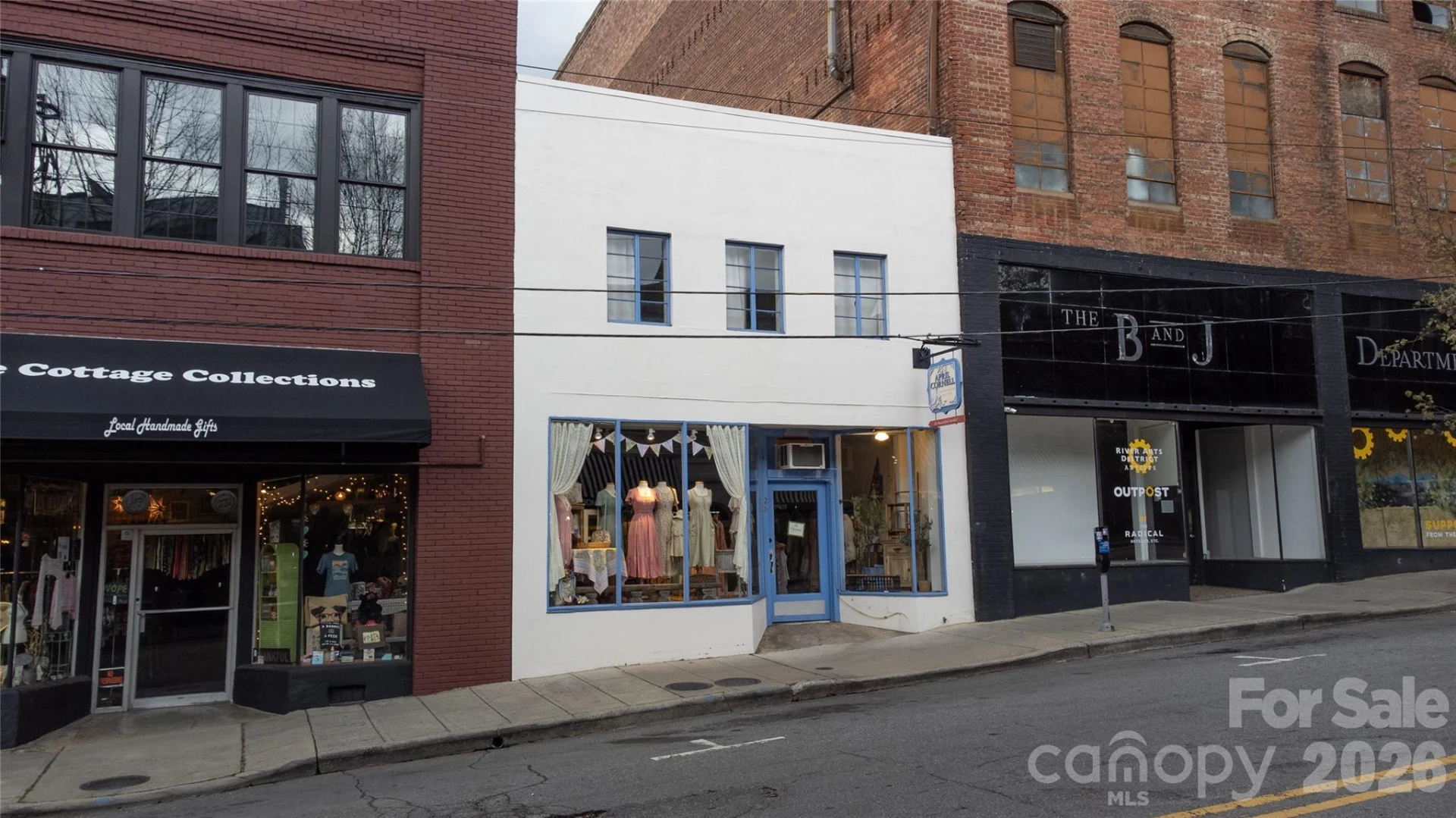 28 Lexington Avenue - Photo 2
