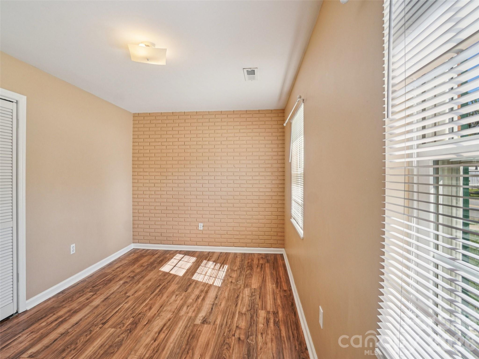 88 Lees Creek Road - Photo 13