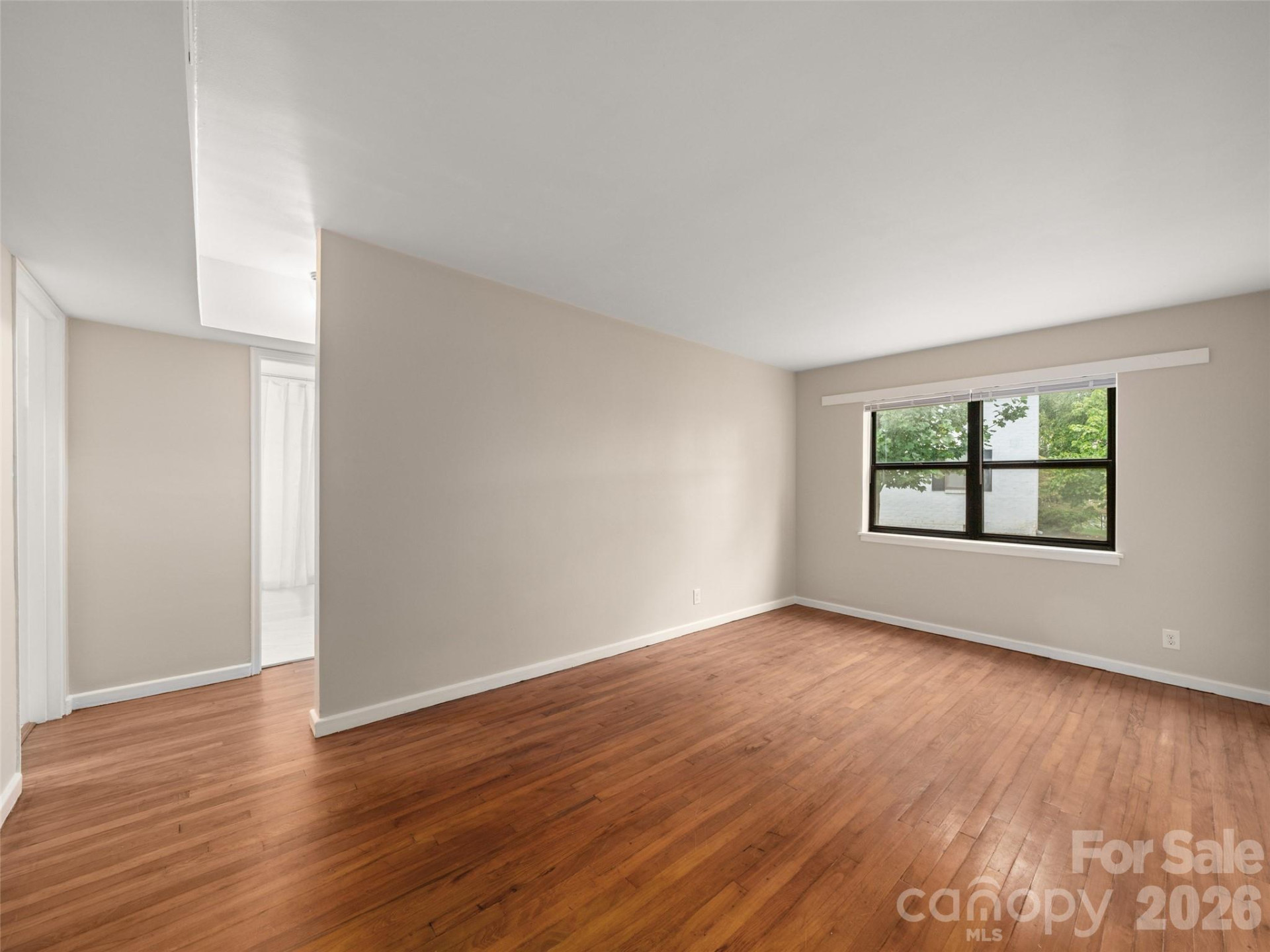 8 Units - 615 Biltmore Avenue - Photo 11