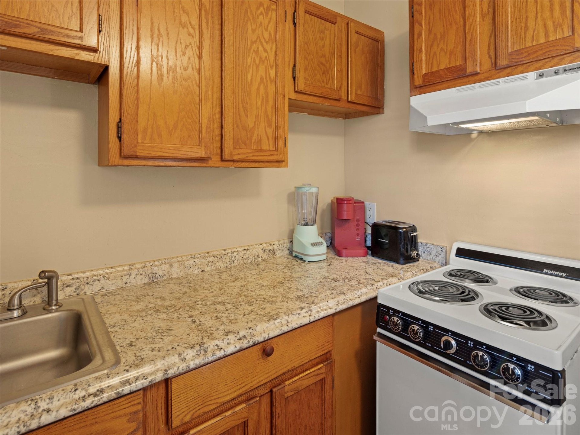 8 Units - 615 Biltmore Avenue - Photo 7