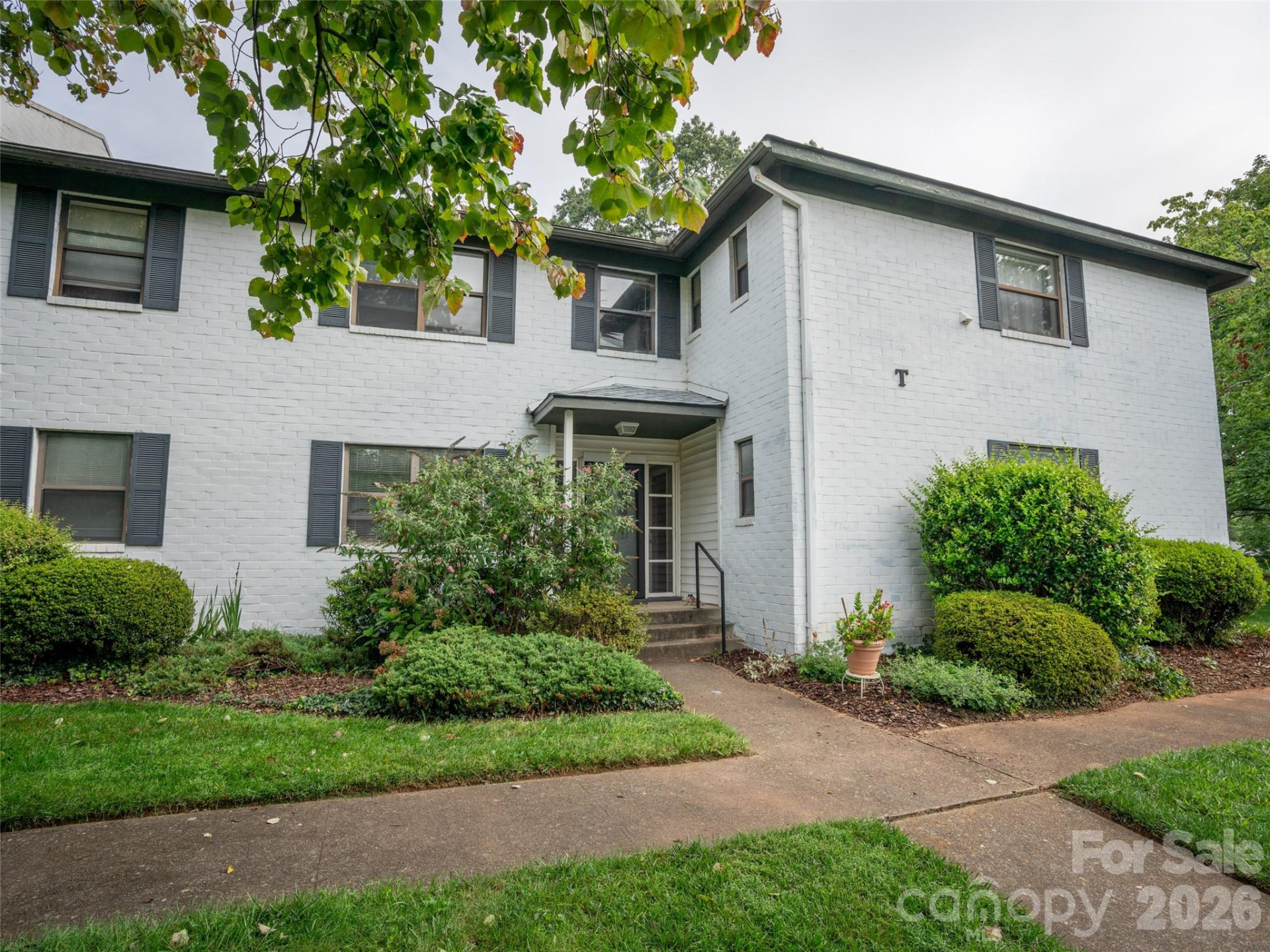 8 Units - 615 Biltmore Avenue - Photo 10