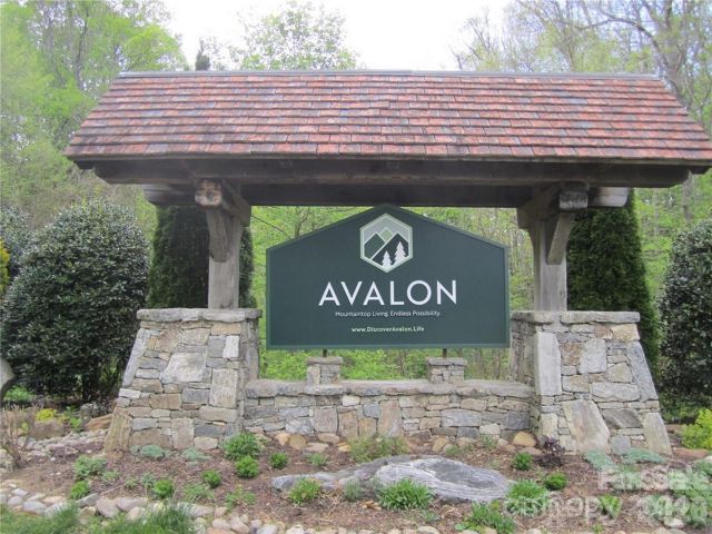 000 Signature Row Boulevard, Waynesville, NC, 28785