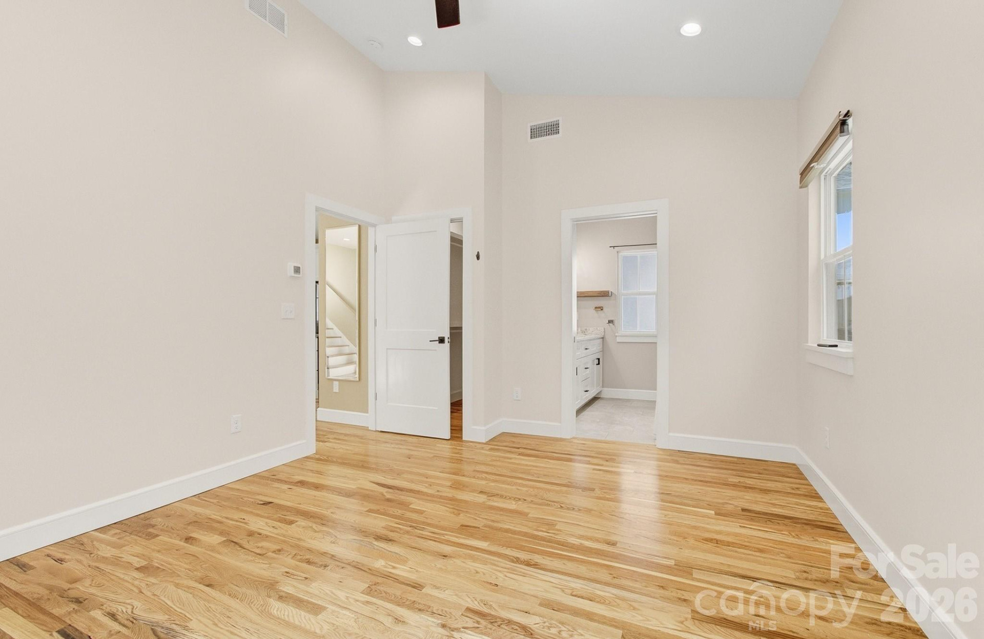 180 Moody Avenue - Photo 5