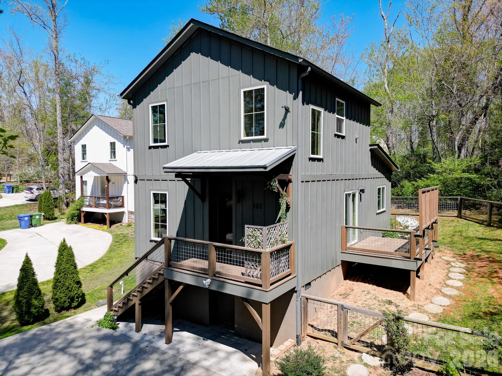 180 Moody Avenue - Photo 41