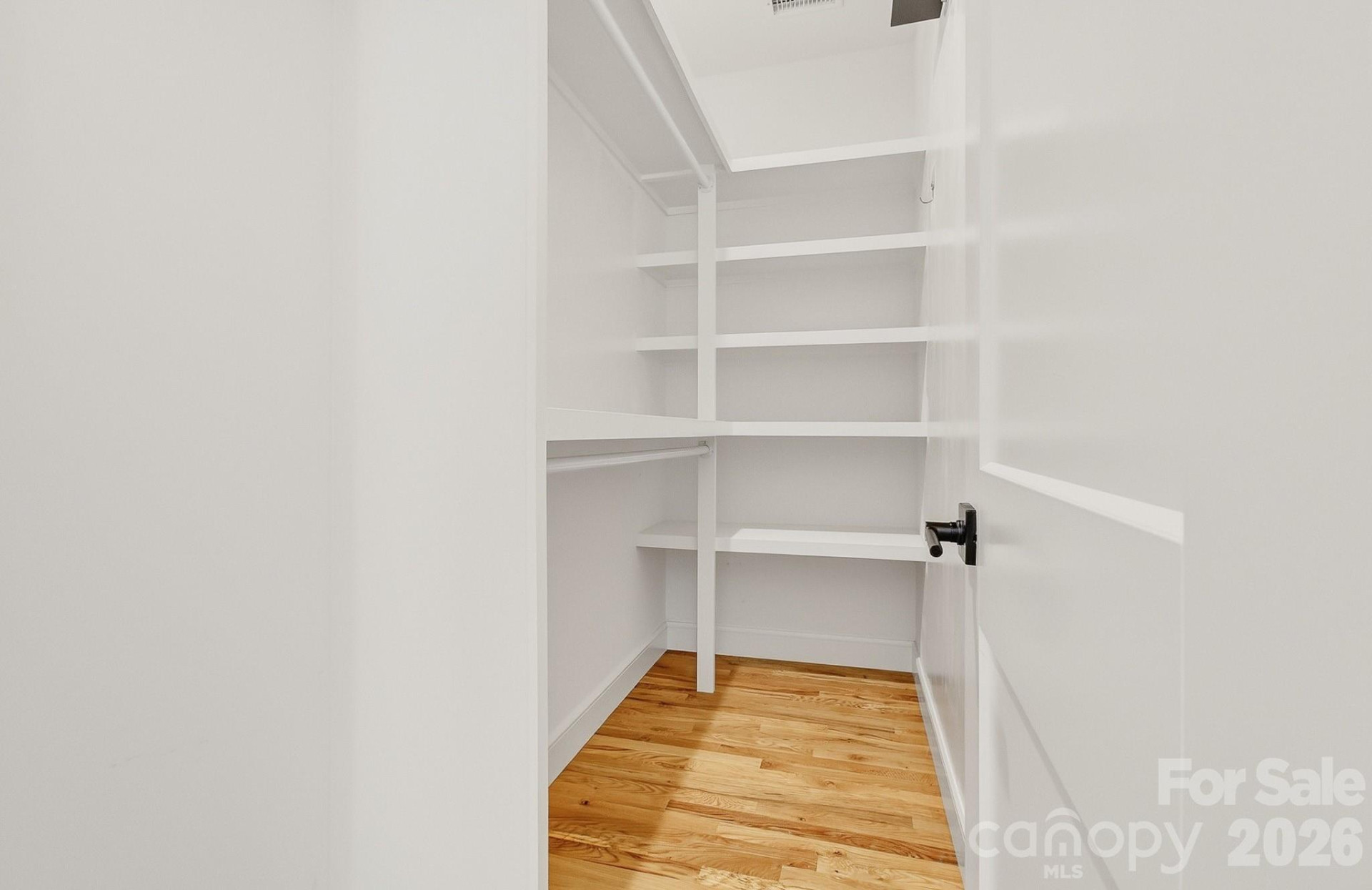 180 Moody Avenue - Photo 8