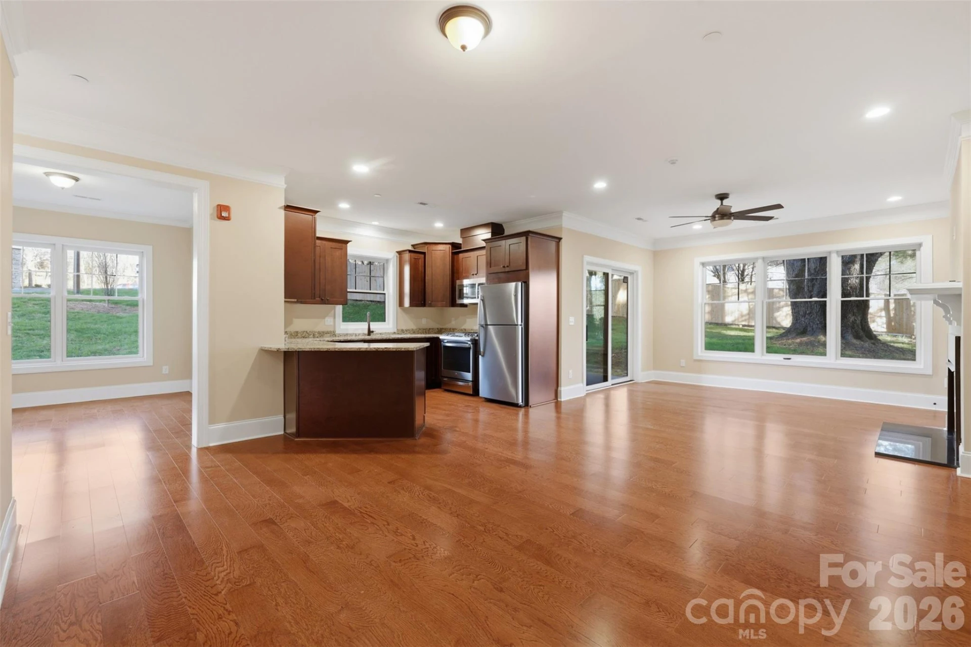155 Gateway Drive #101 - Photo 2