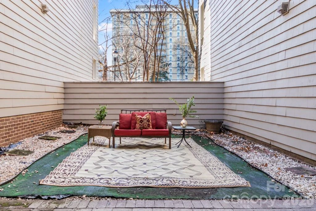 212 10th Street - Photo 12