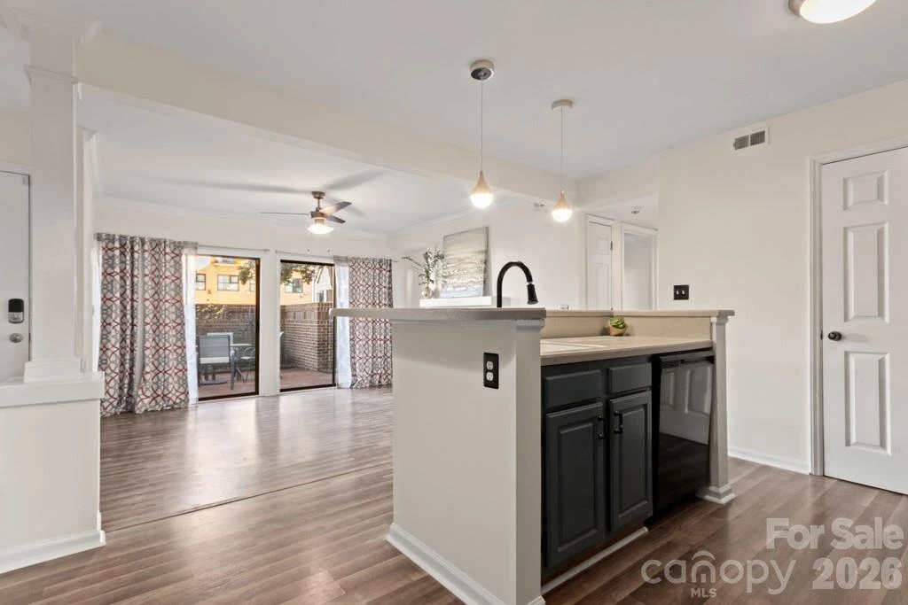 212 10th Street - Photo 6