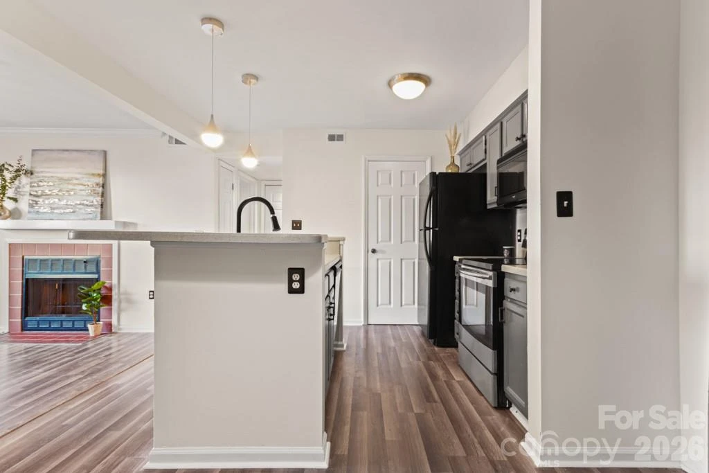 212 10th Street - Photo 7