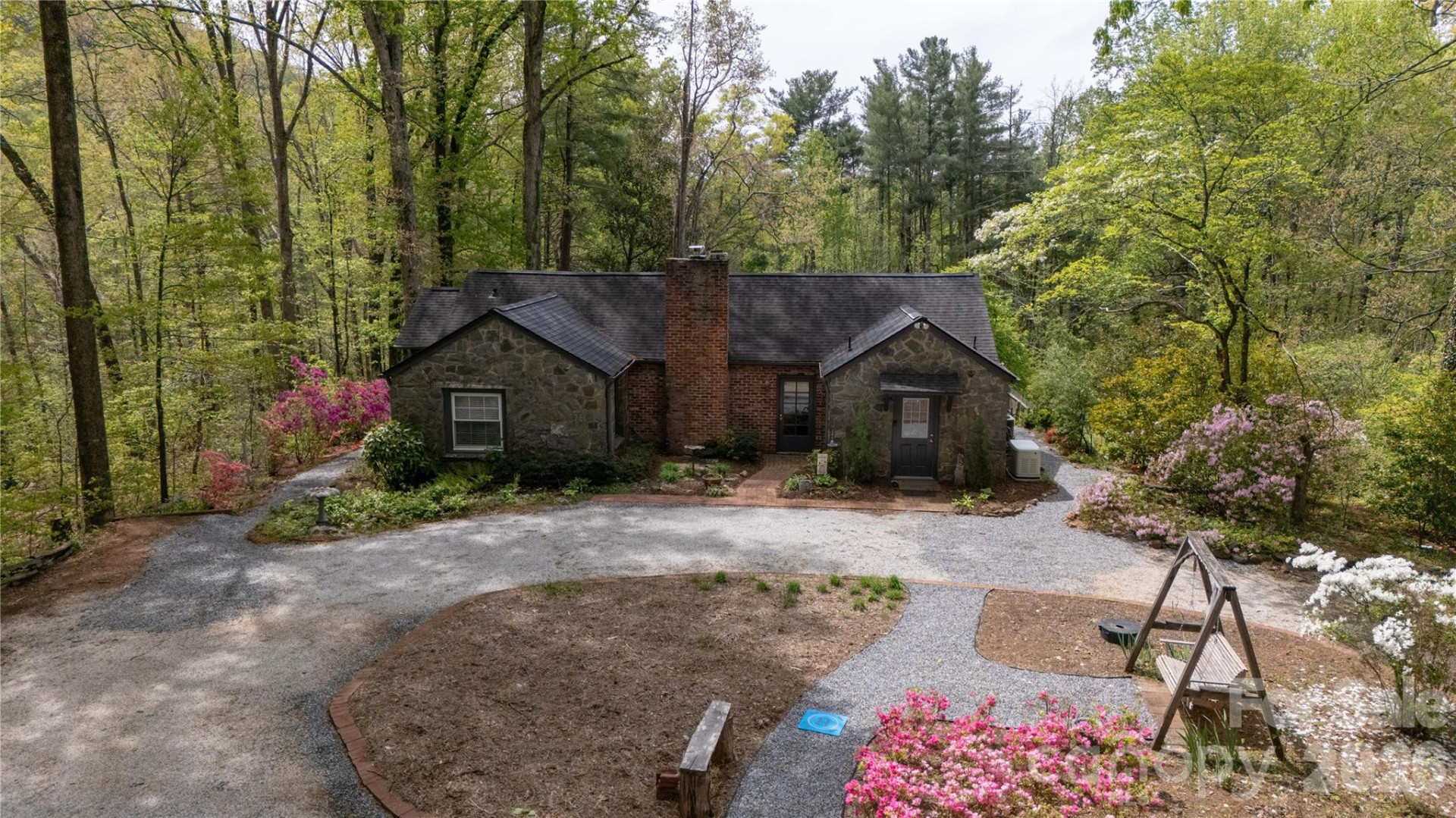 100 Woodmere Drive - Photo 3