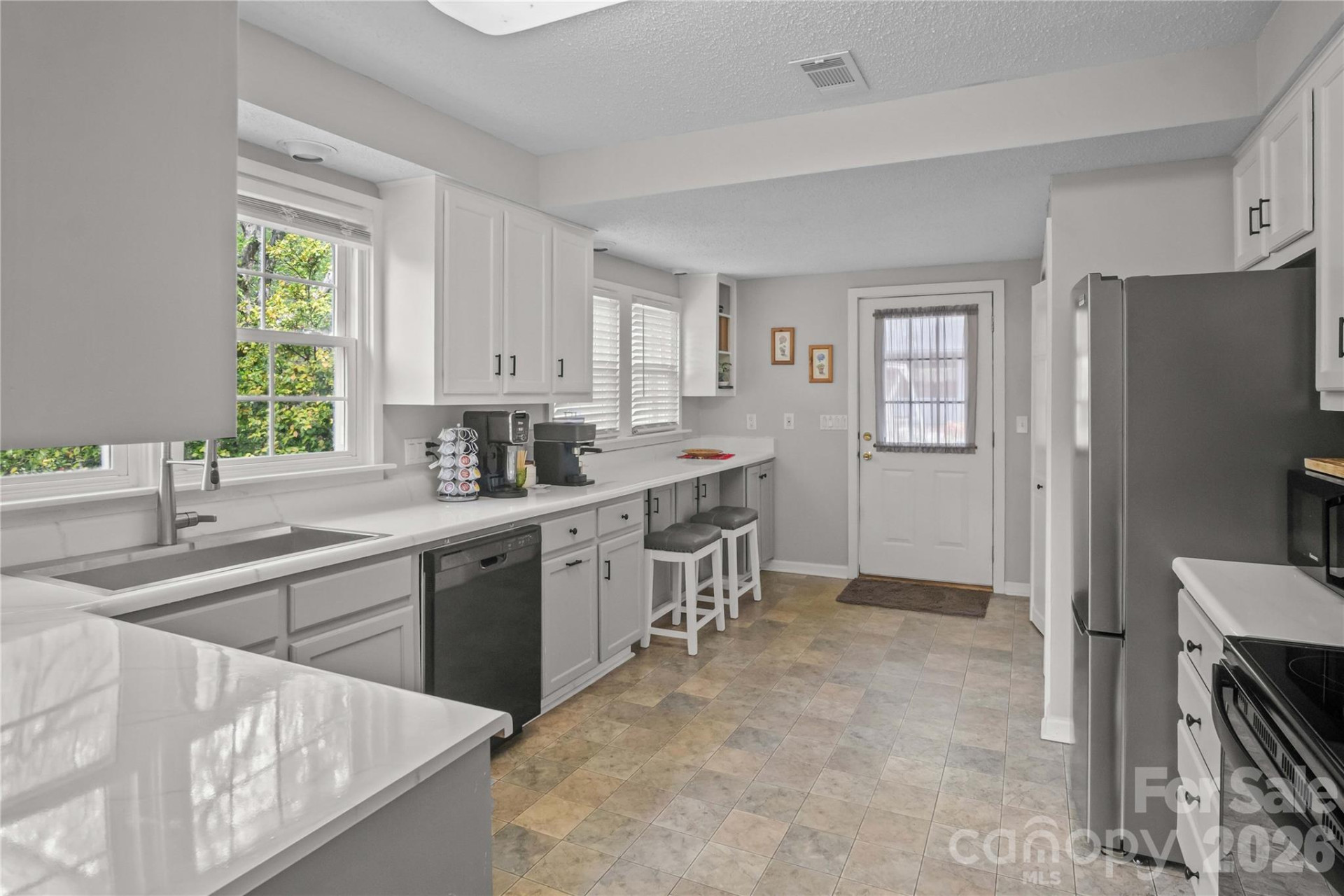 100 Woodmere Drive - Photo 24