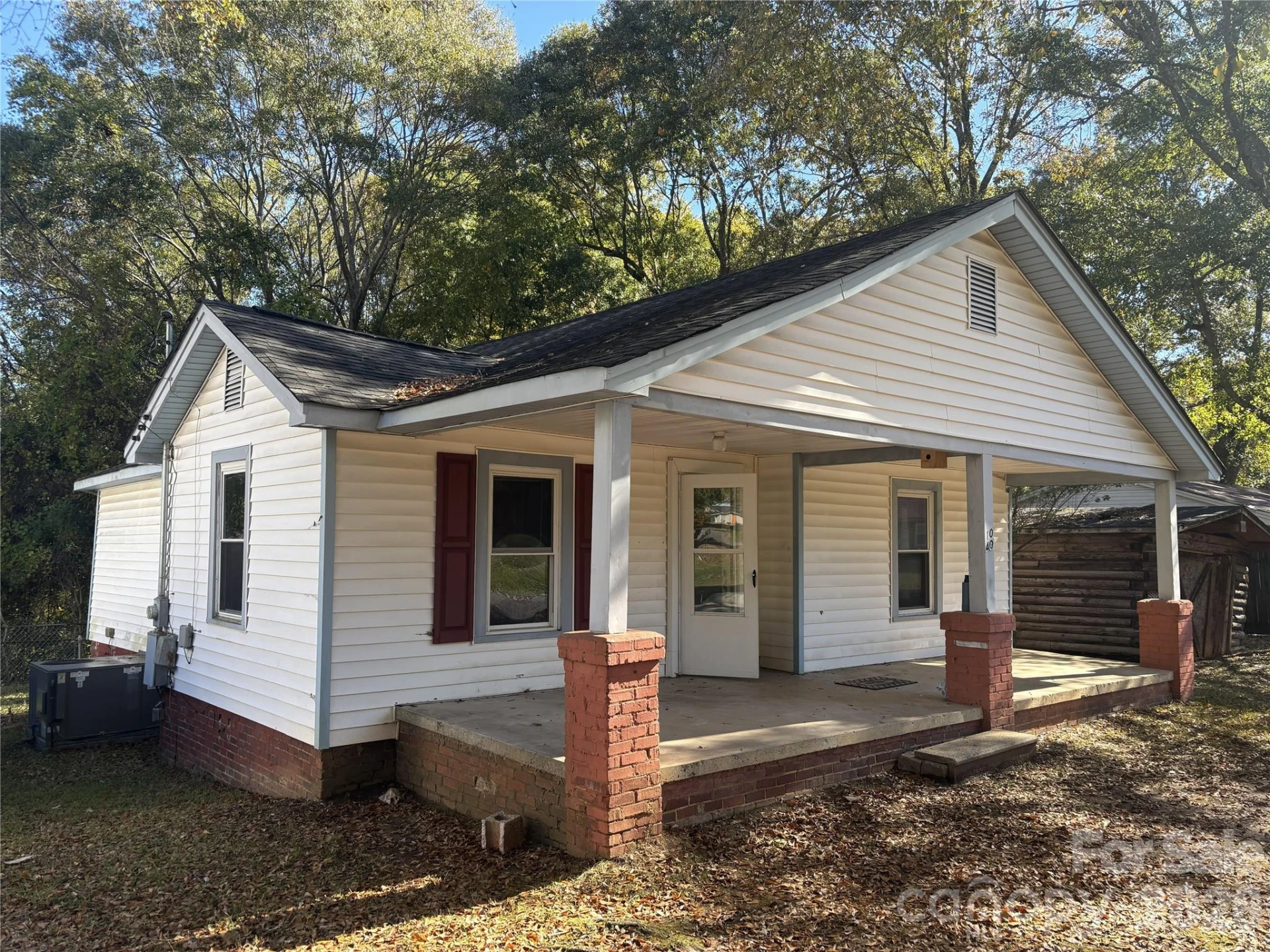 1040 East Drive - Photo 2