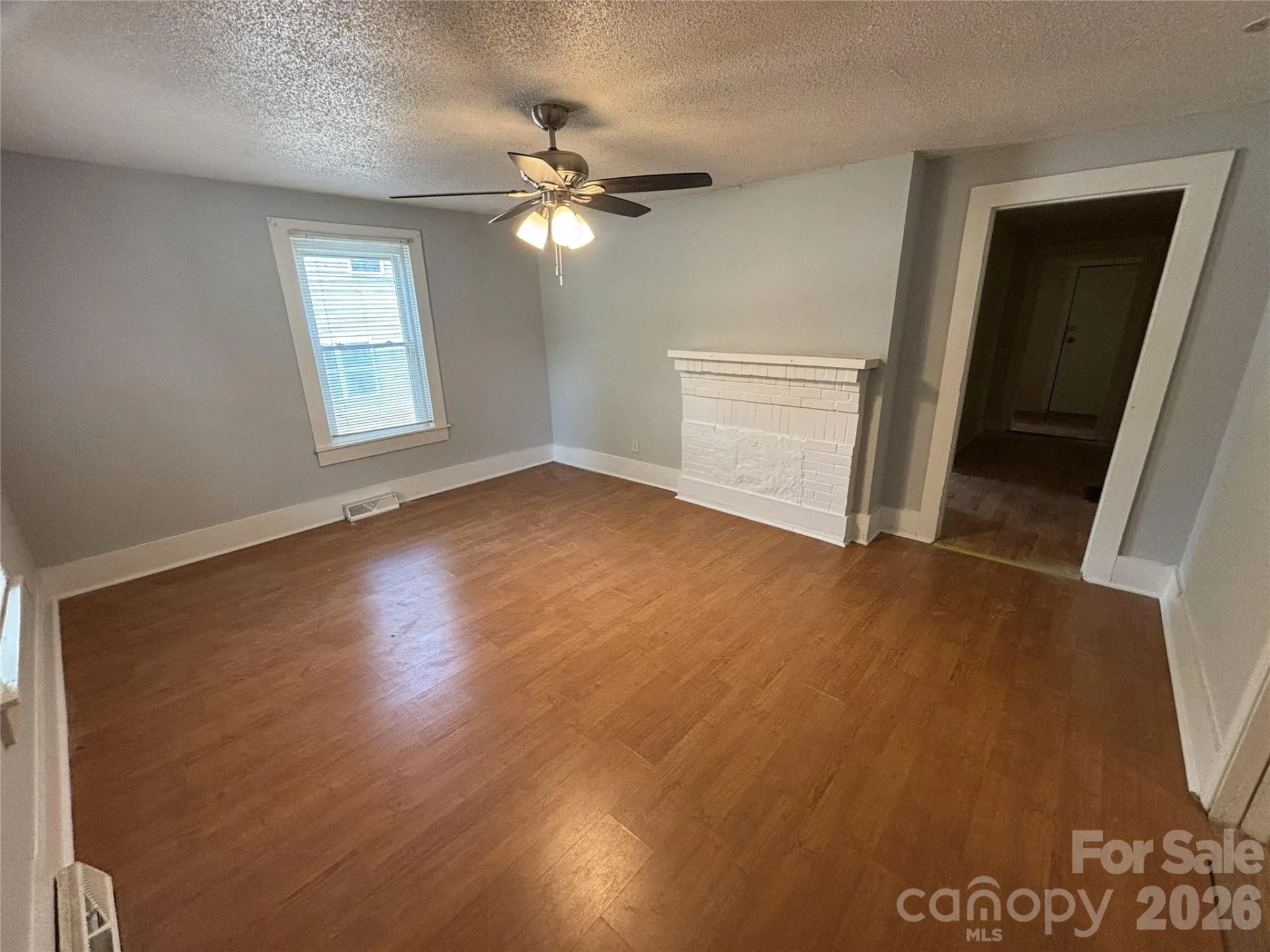 1040 East Drive - Photo 4
