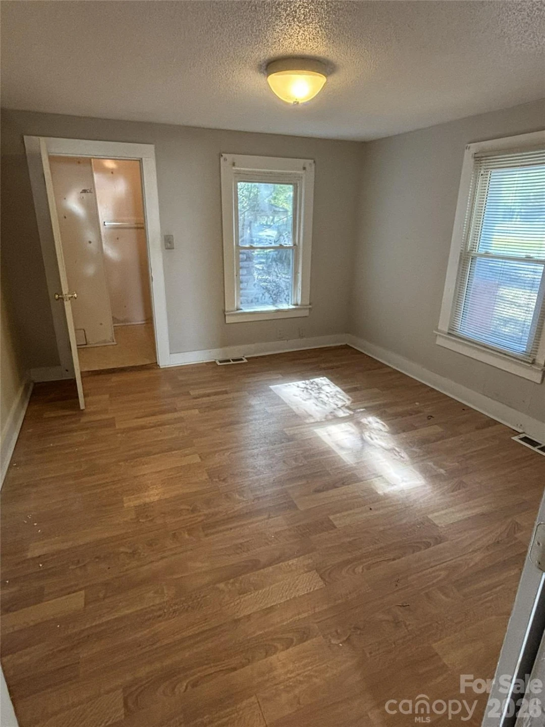 1040 East Drive - Photo 7