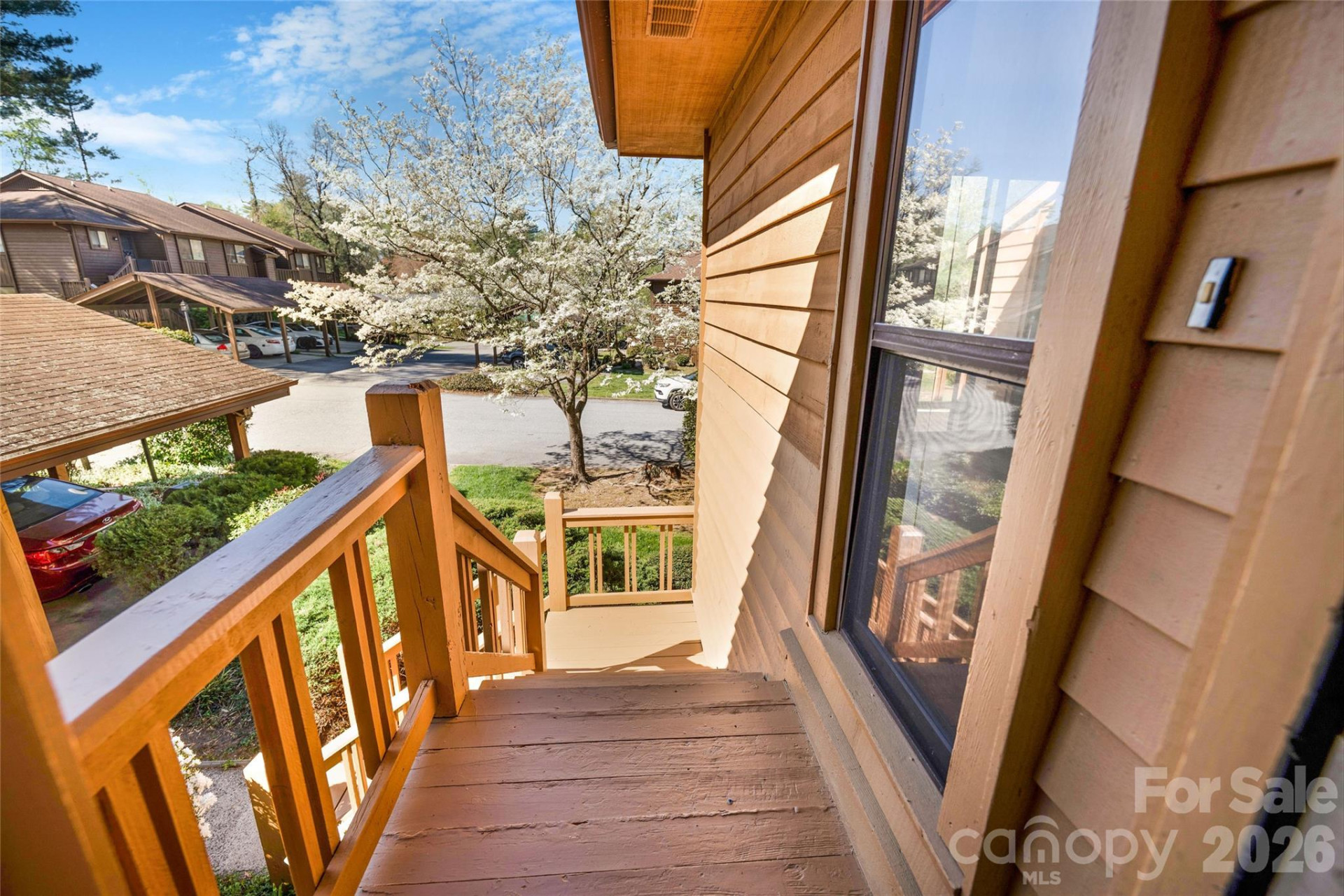 521 Courtwood Lane #8 - Photo 3