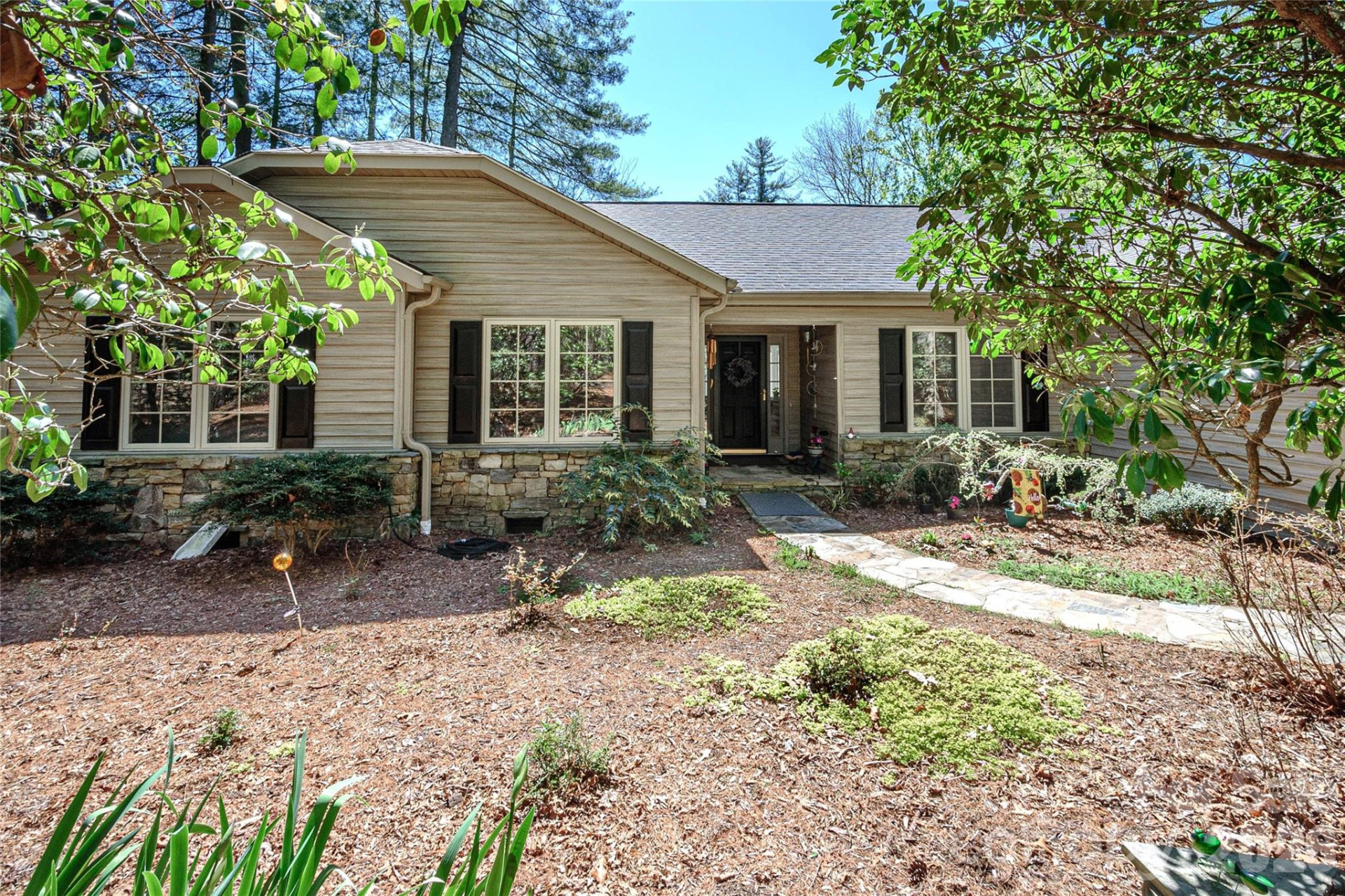 35 Tall Pines Road - Photo 2