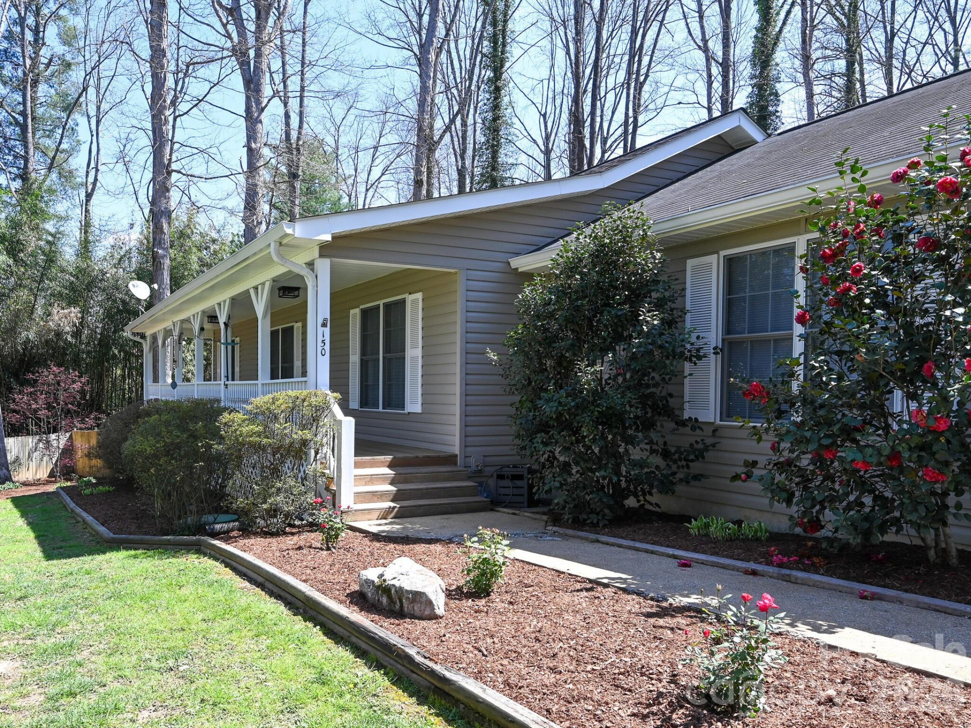 150 Westview Drive - Photo 2