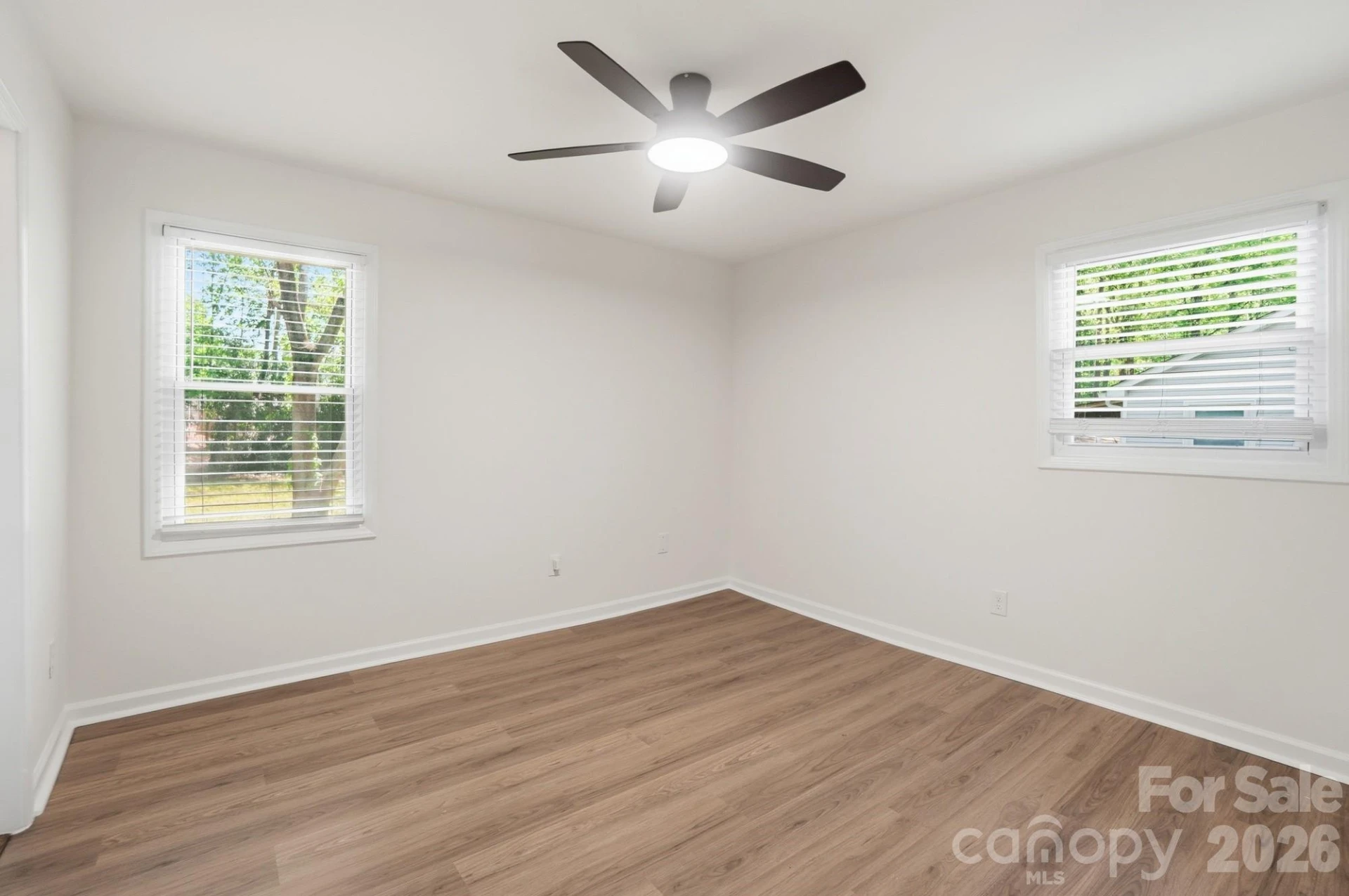 6608 Rosecran Drive - Photo 15
